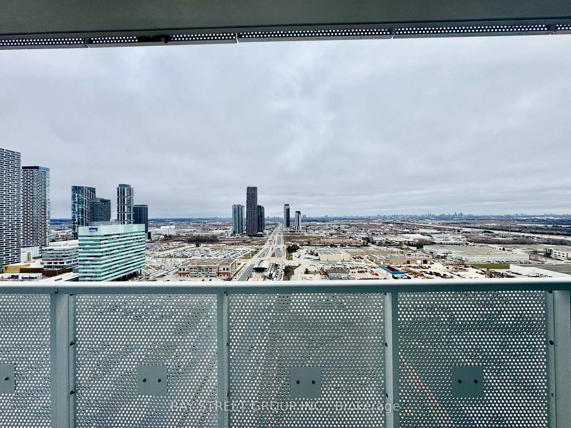 Photo 11 of Unit 2906, 8 Interchange Way, Vaughan, Vaughan Corporate Centre — HOMEH
