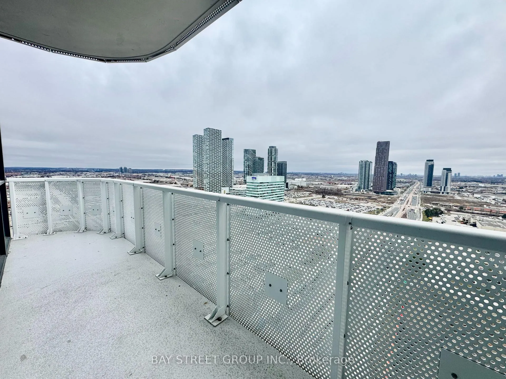 Photo 12 of Unit 2906, 8 Interchange Way, Vaughan, Vaughan Corporate Centre — HOMEH