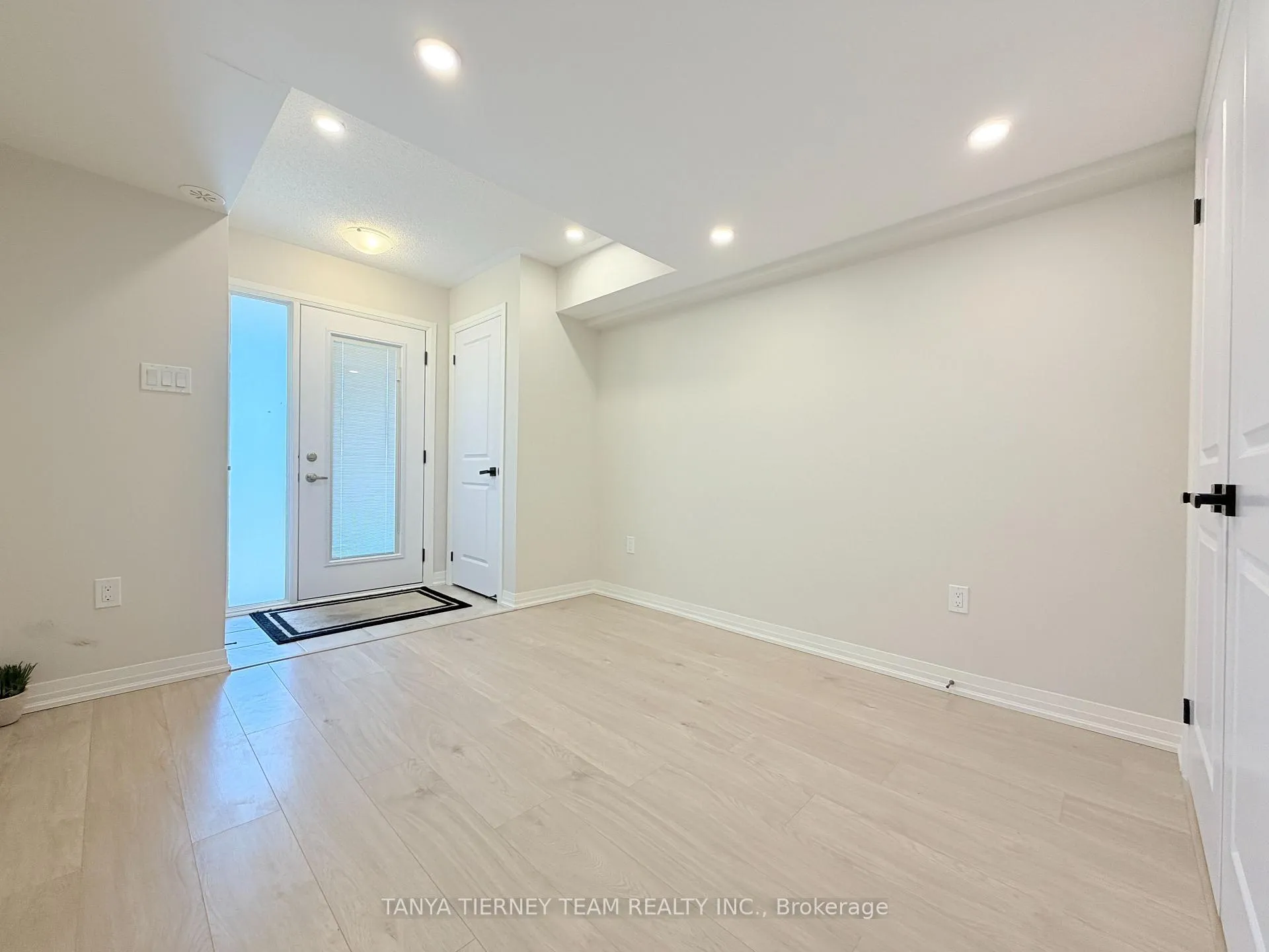 Photo 3 of 22 Esquire Way, Whitby, Taunton North — HOMEH