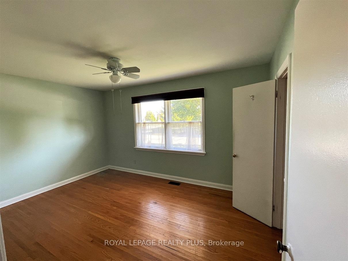 Photo 10 of 5529 Randolph Crescent, Burlington, Appleby — HOMEH