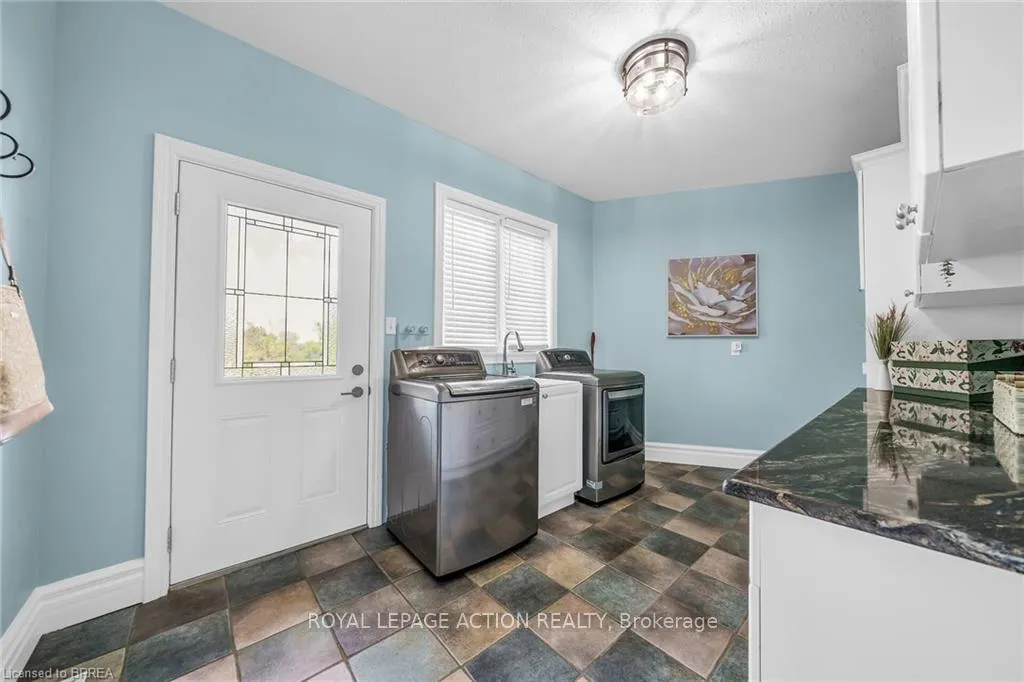 Photo 9 of Unit 1, 670 Bishopsgate Road, Brant, Paris — HOMEH