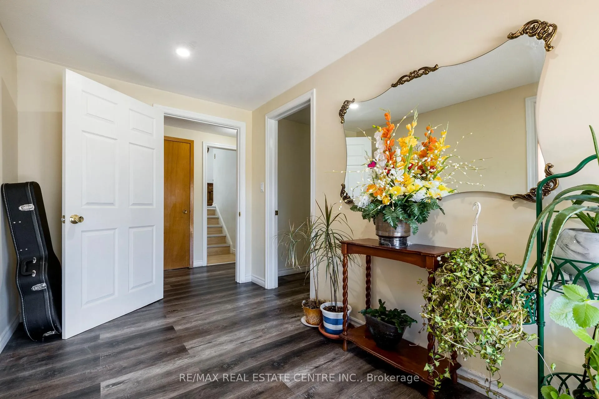 Photo 20 of 940 Stone Church Road E, Hamilton, Templemead — HOMEH