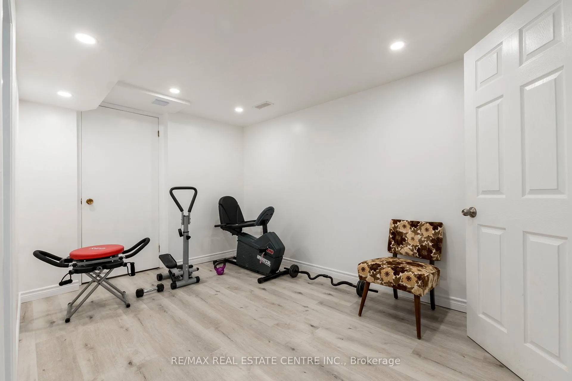 Photo 29 of 940 Stone Church Road E, Hamilton, Templemead — HOMEH