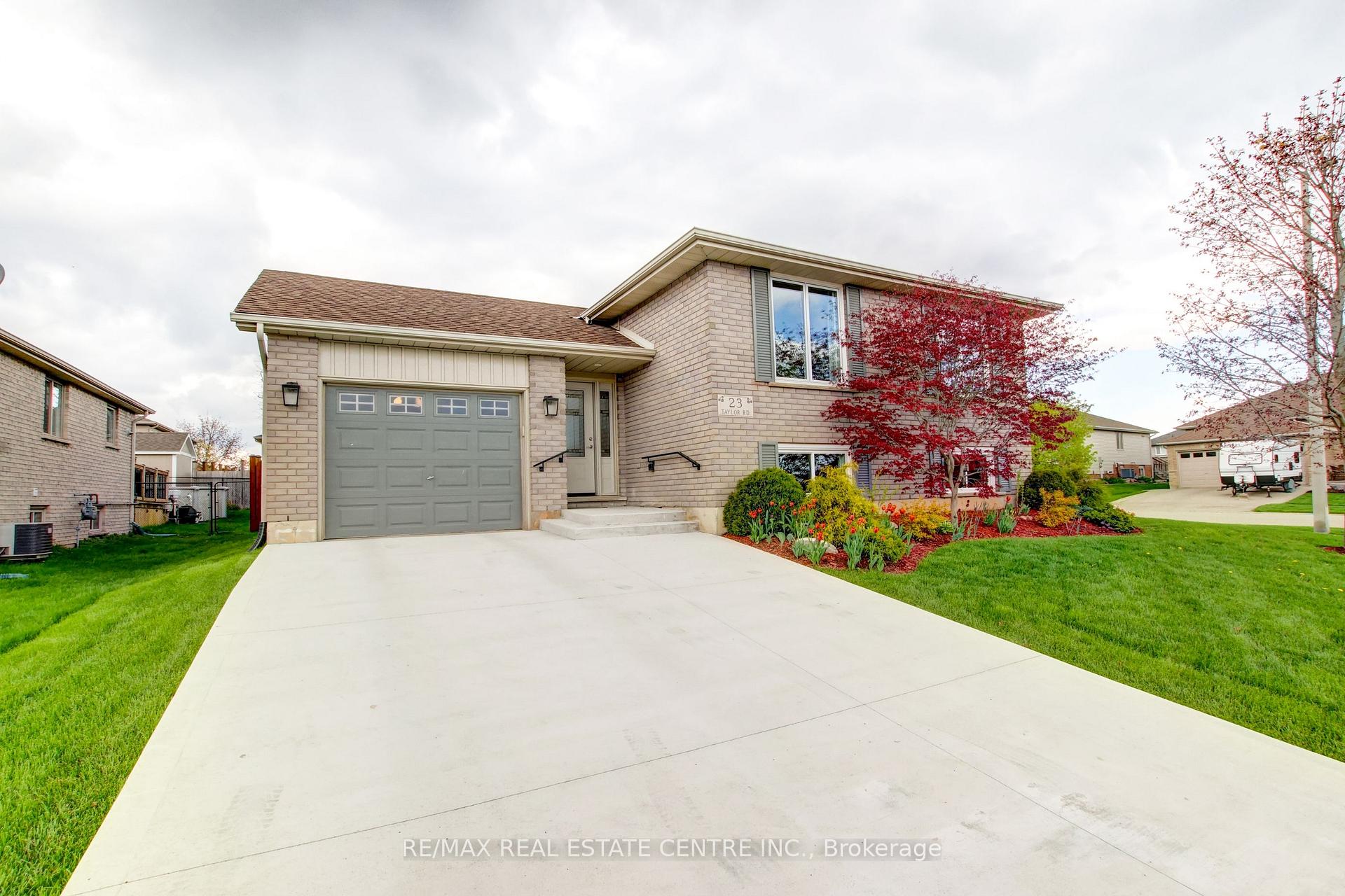 Photo 2 of 23 Taylor Road, Brant, South Dumfries — HOMEH