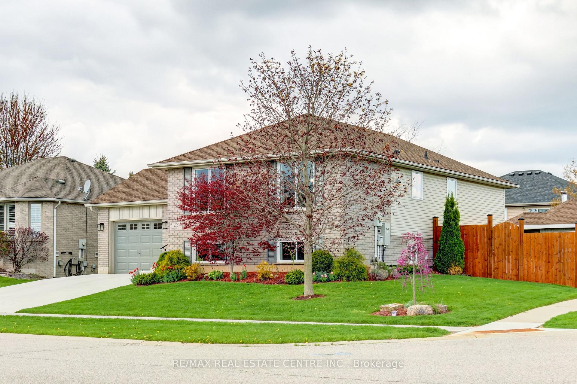 Photo 3 of 23 Taylor Road, Brant, South Dumfries — HOMEH