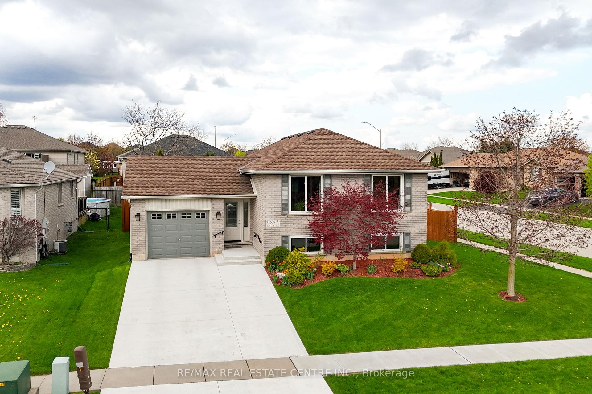 Photo 4 of 23 Taylor Road, Brant, South Dumfries — HOMEH