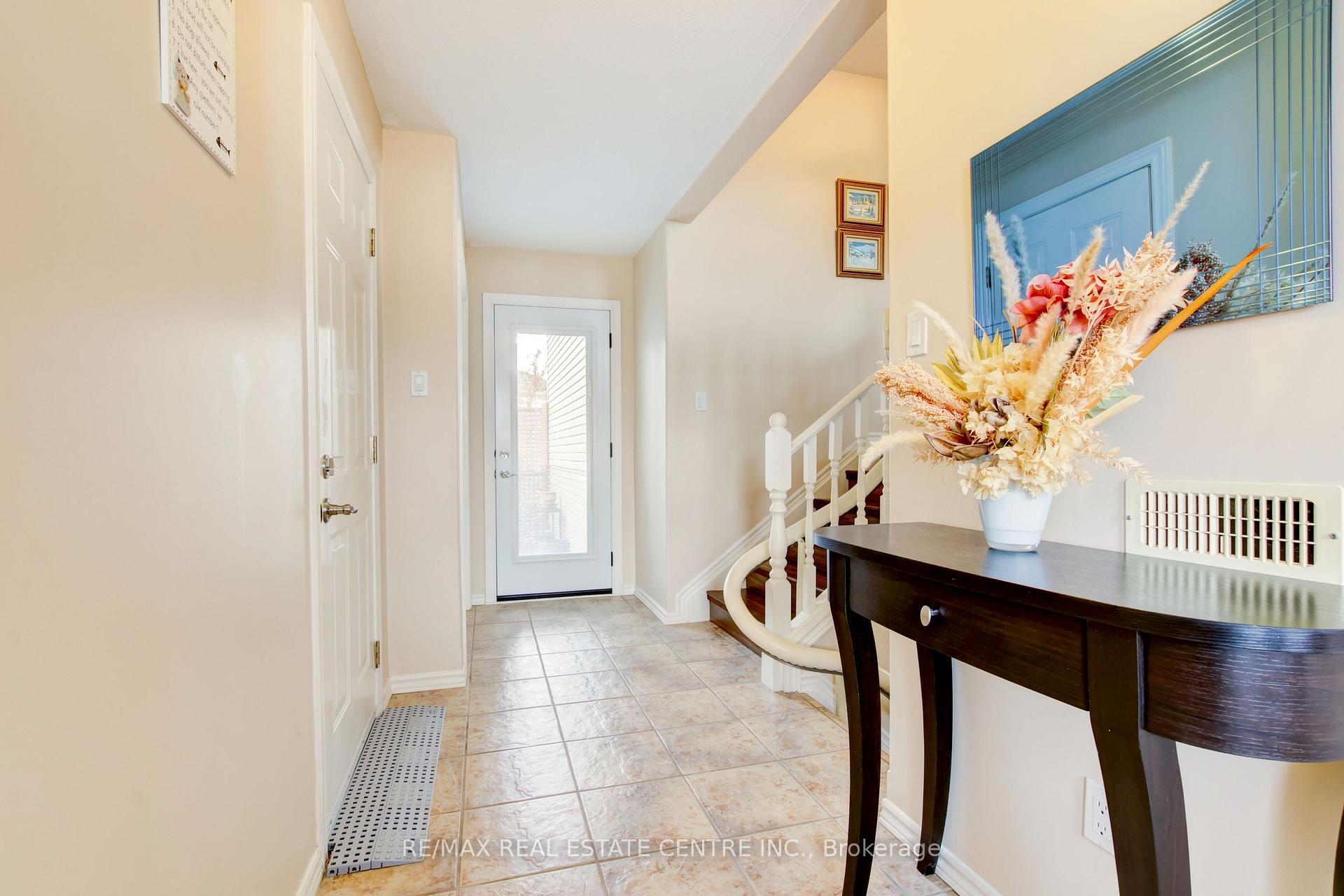 Photo 6 of 23 Taylor Road, Brant, South Dumfries — HOMEH