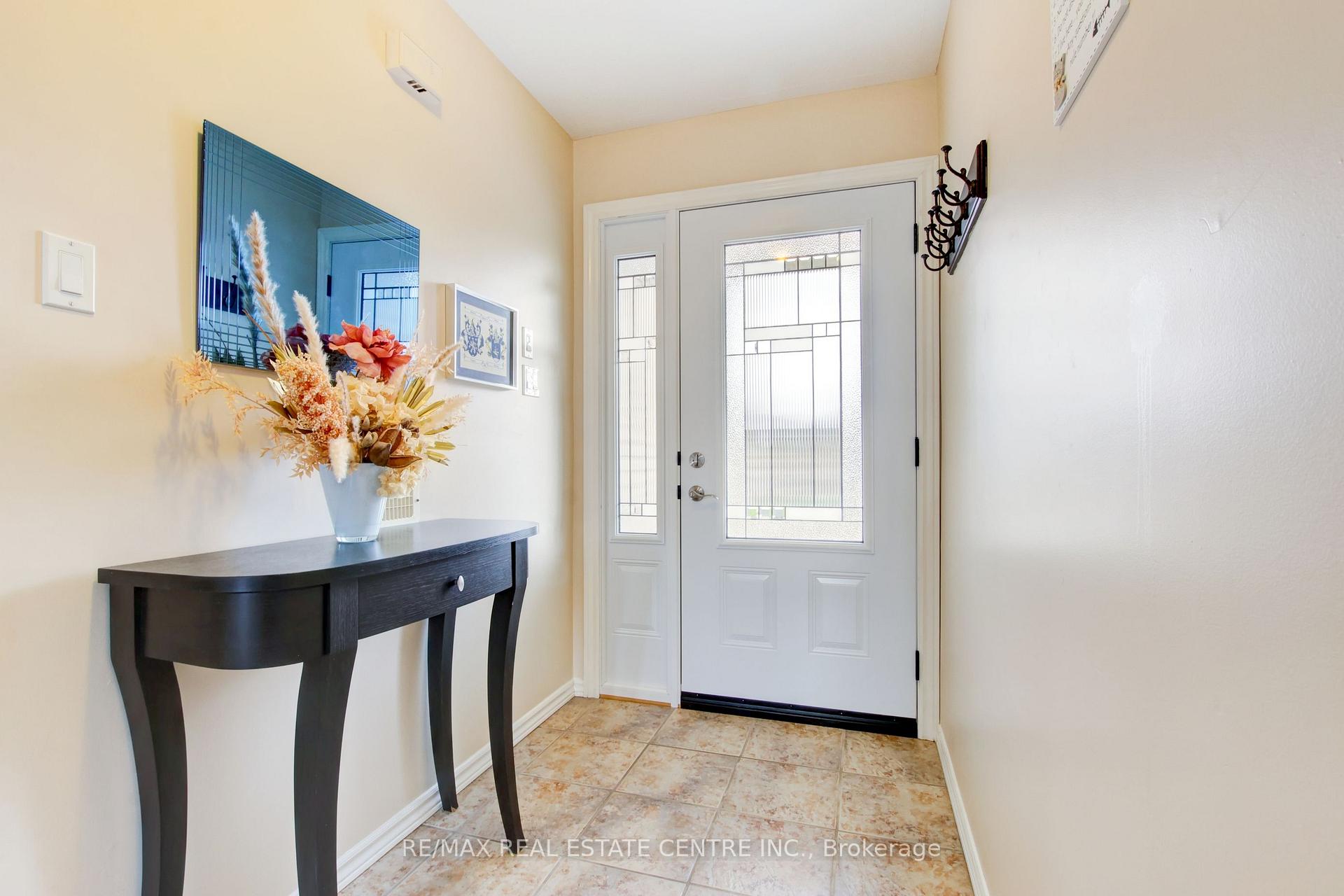 Photo 7 of 23 Taylor Road, Brant, South Dumfries — HOMEH