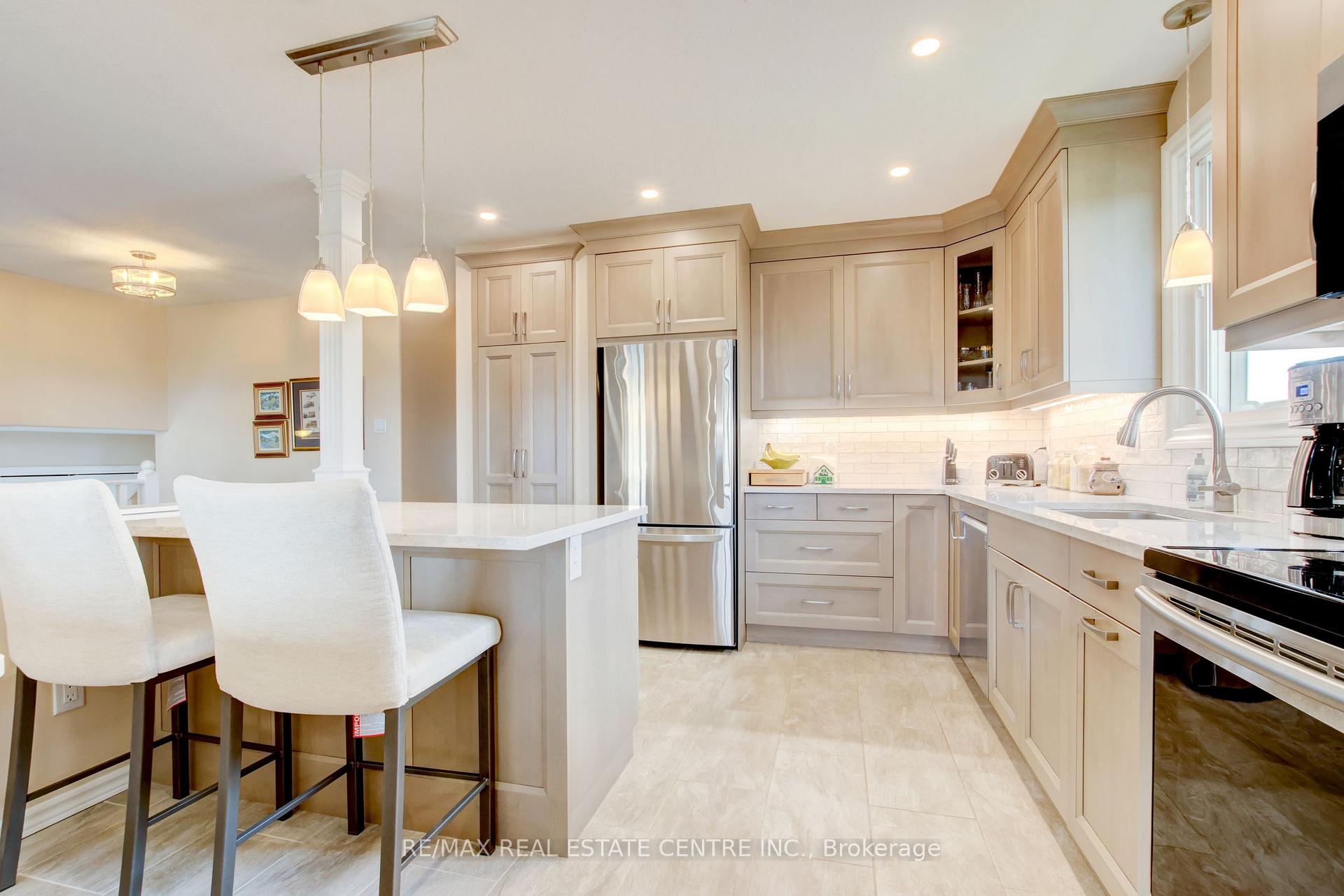 Photo 13 of 23 Taylor Road, Brant, South Dumfries — HOMEH