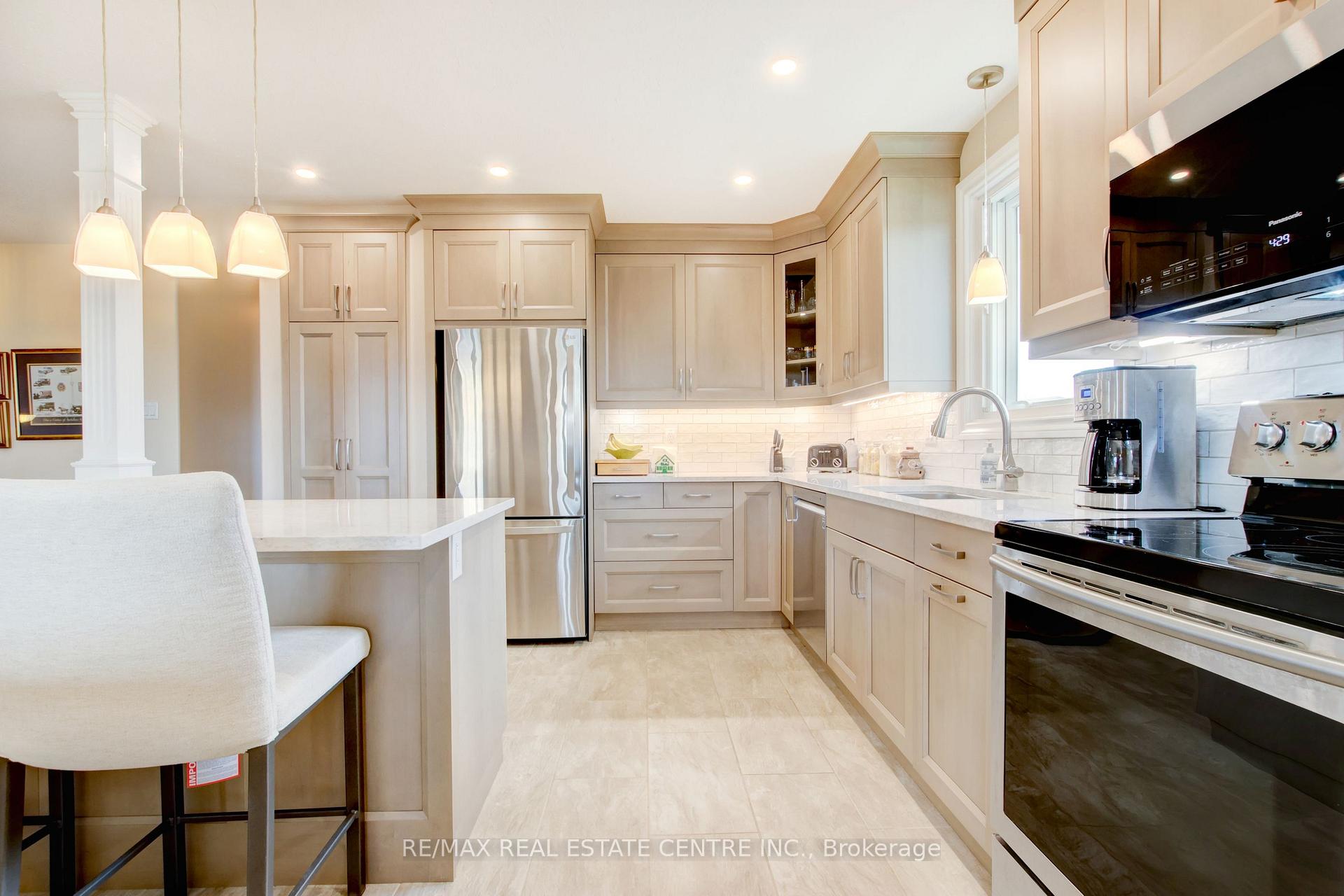 Photo 21 of 23 Taylor Road, Brant, South Dumfries — HOMEH