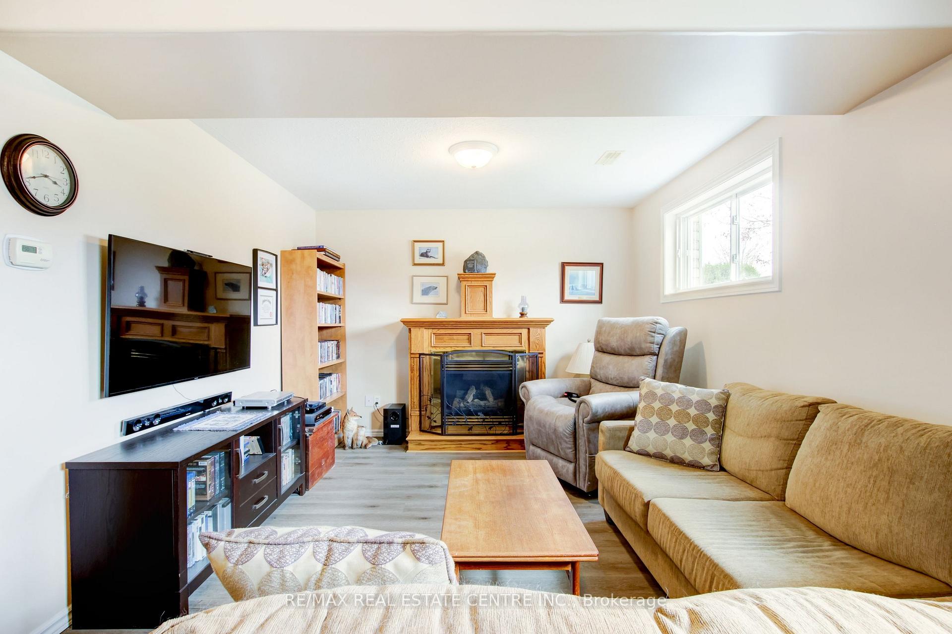 Photo 37 of 23 Taylor Road, Brant, South Dumfries — HOMEH