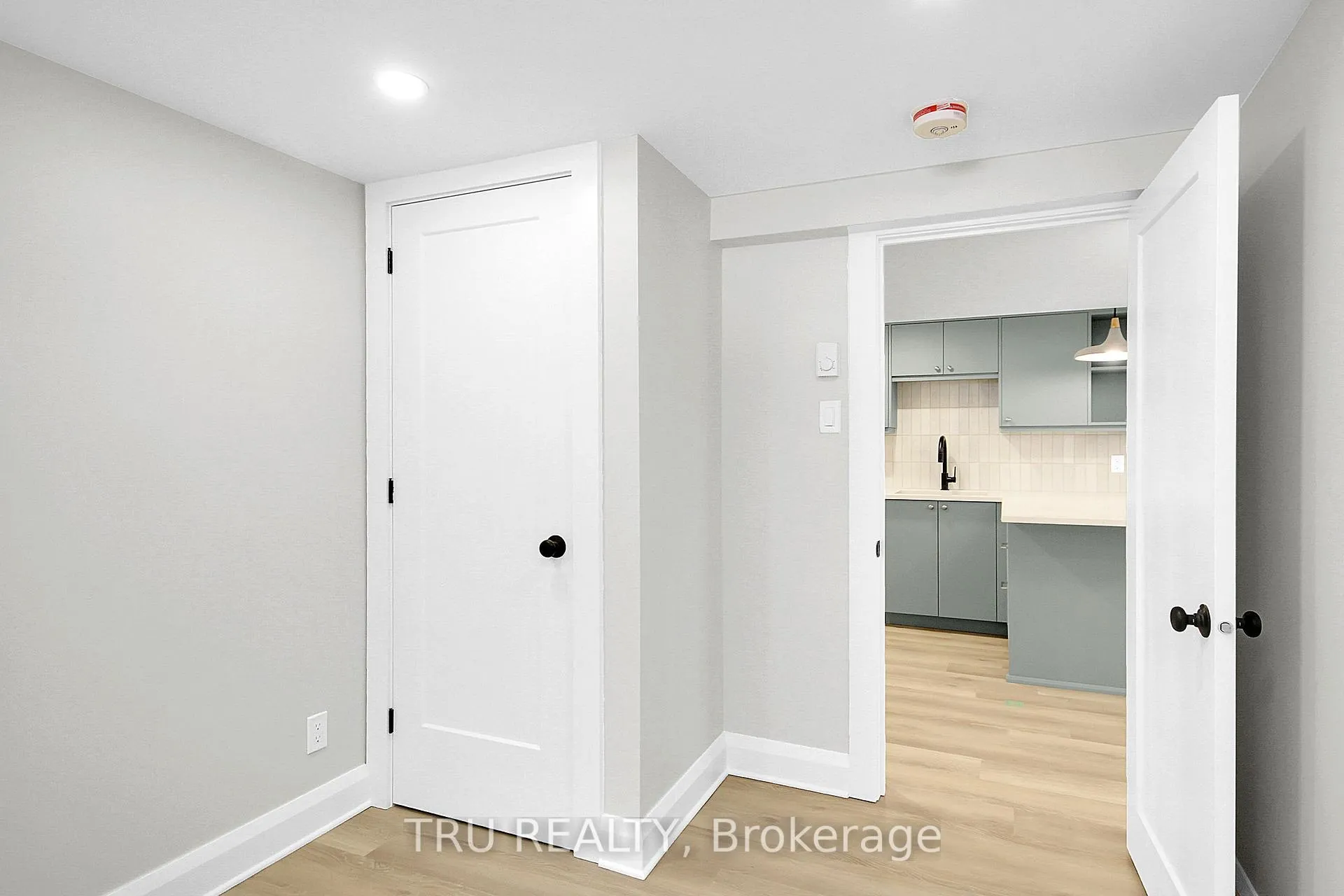 Photo 3 of Unit B, 2643 Don Street, Ottawa, Britannia — HOMEH