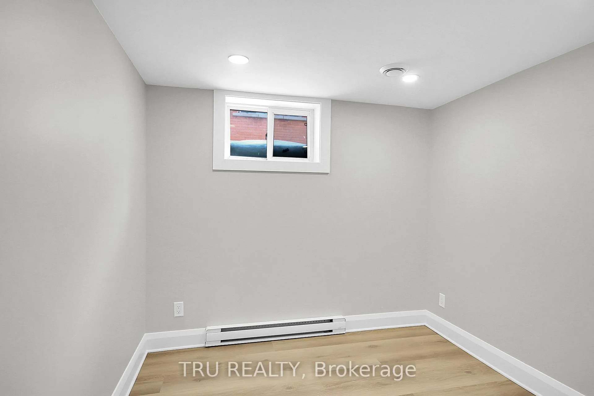 Photo 13 of Unit B, 2643 Don Street, Ottawa, Britannia — HOMEH