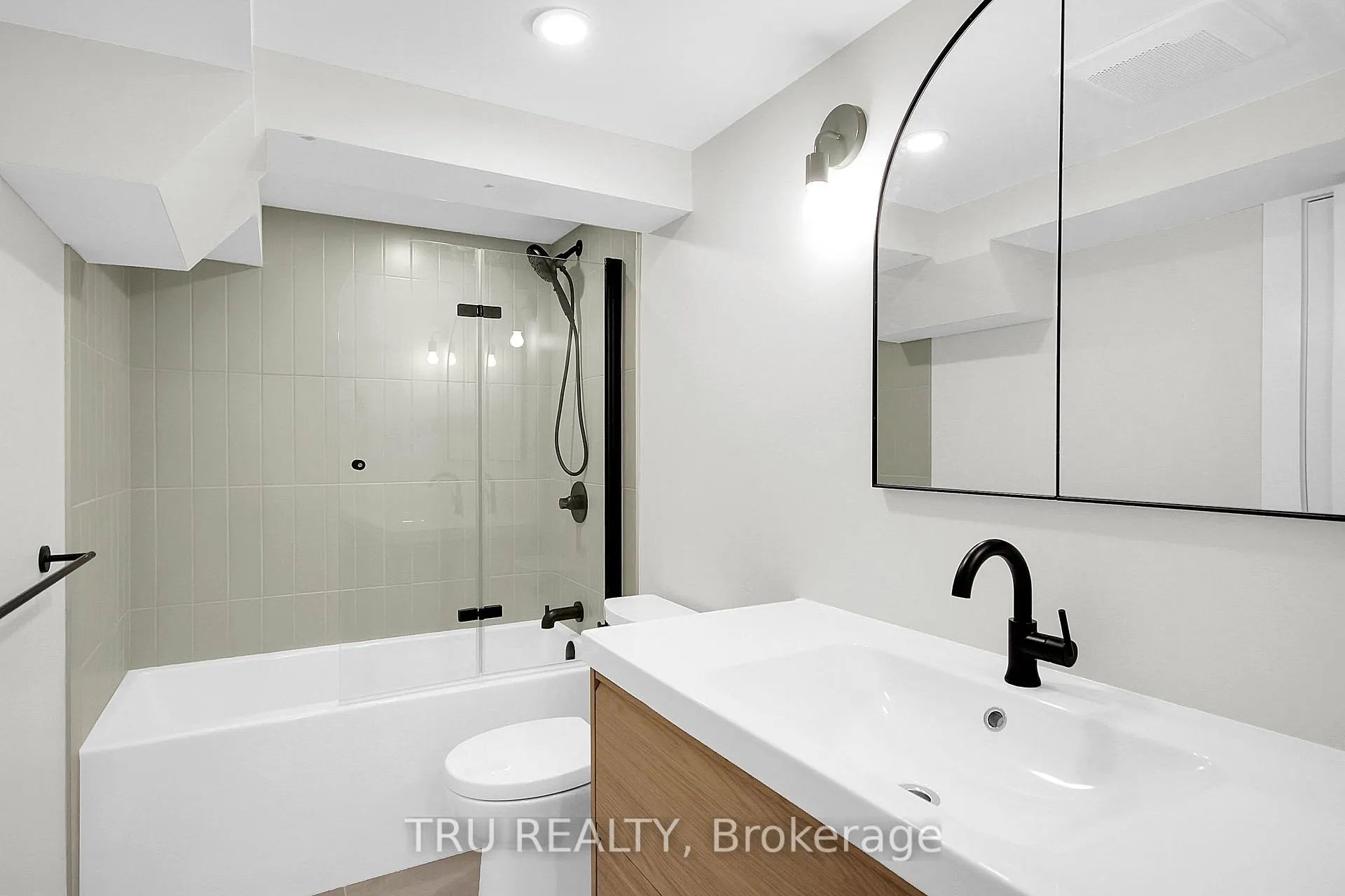 Photo 14 of Unit B, 2643 Don Street, Ottawa, Britannia — HOMEH