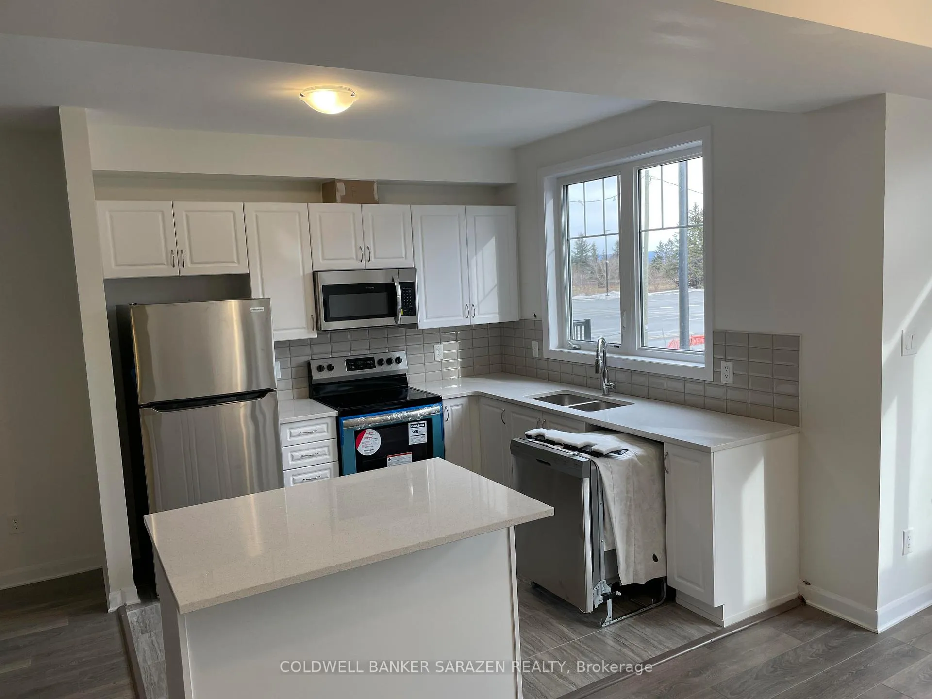 Photo 6 of 203 Attwell Private, Ottawa, Kanata - Morgan's Grant/South March — HOMEH