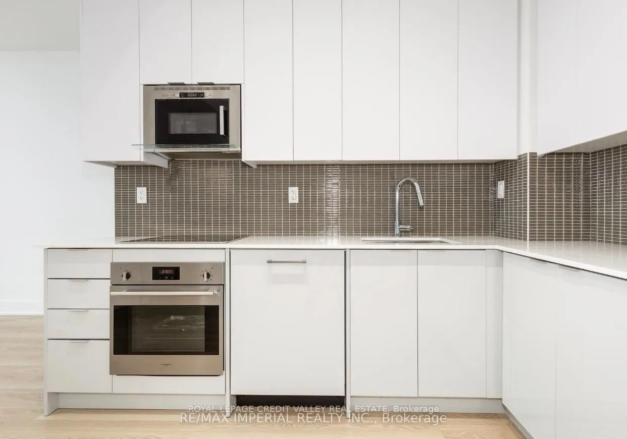Photo 12 of Unit 701, 2916 Highway 7 Road, Vaughan, Concord — HOMEH