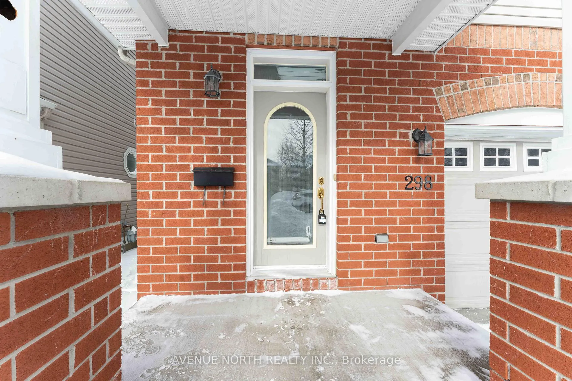 Photo 2 of 298 Parkin Circle, Ottawa, Blossom Park/Kemp Park/Findlay Creek — HOMEH