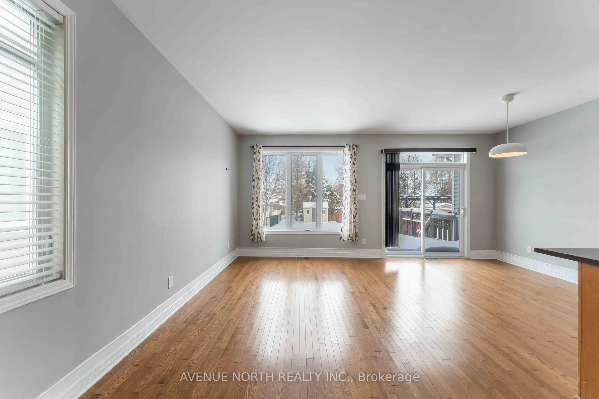 Photo 5 of 298 Parkin Circle, Ottawa, Blossom Park/Kemp Park/Findlay Creek — HOMEH