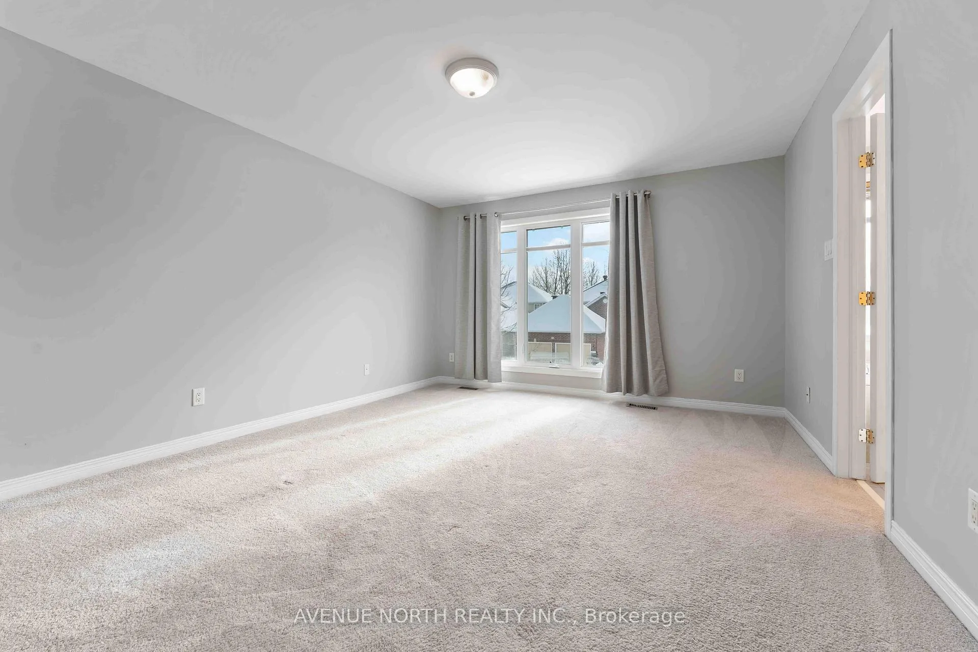 Photo 13 of 298 Parkin Circle, Ottawa, Blossom Park/Kemp Park/Findlay Creek — HOMEH