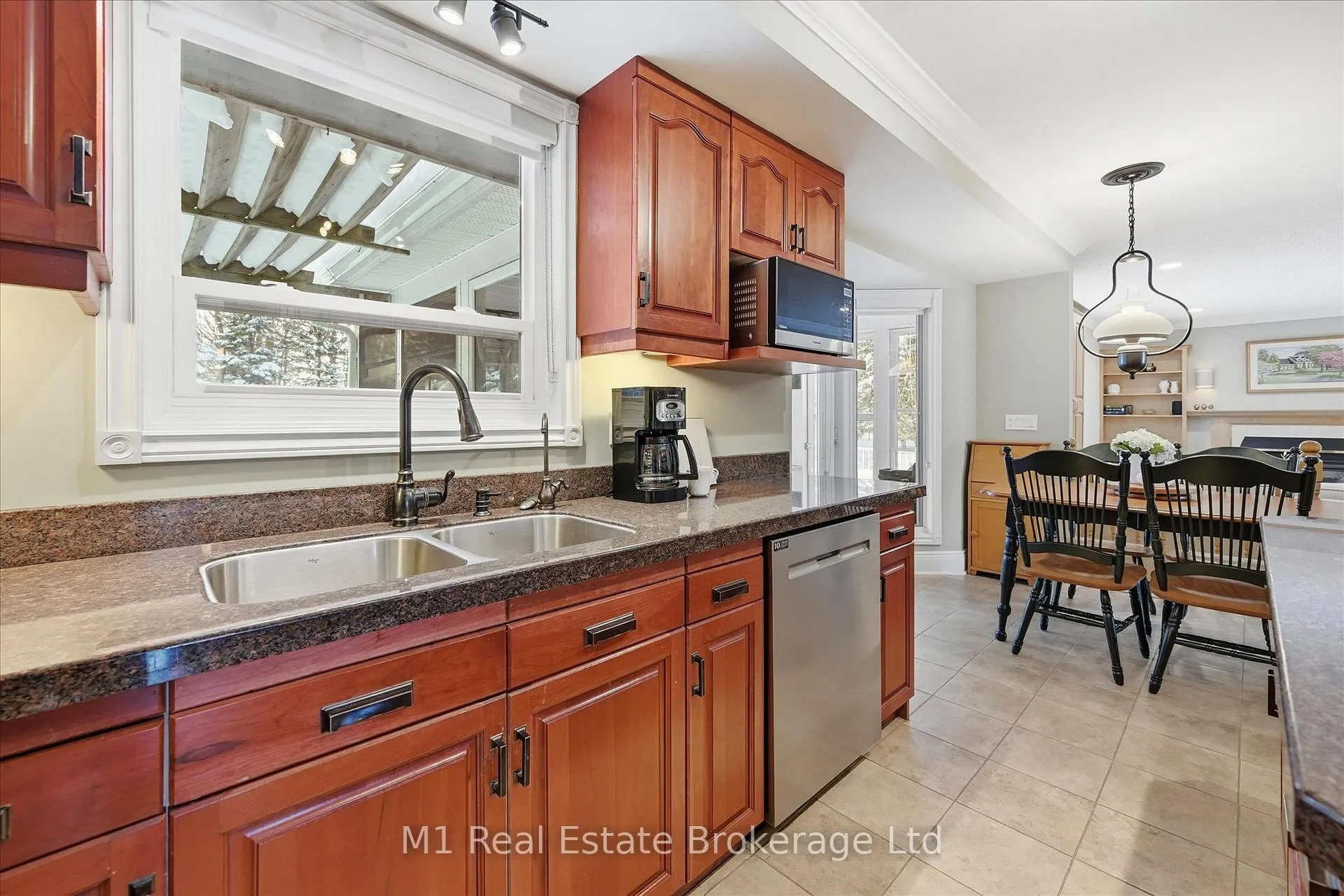 Photo 21 of 28 Weneil Drive, Hamilton, Freelton — HOMEH
