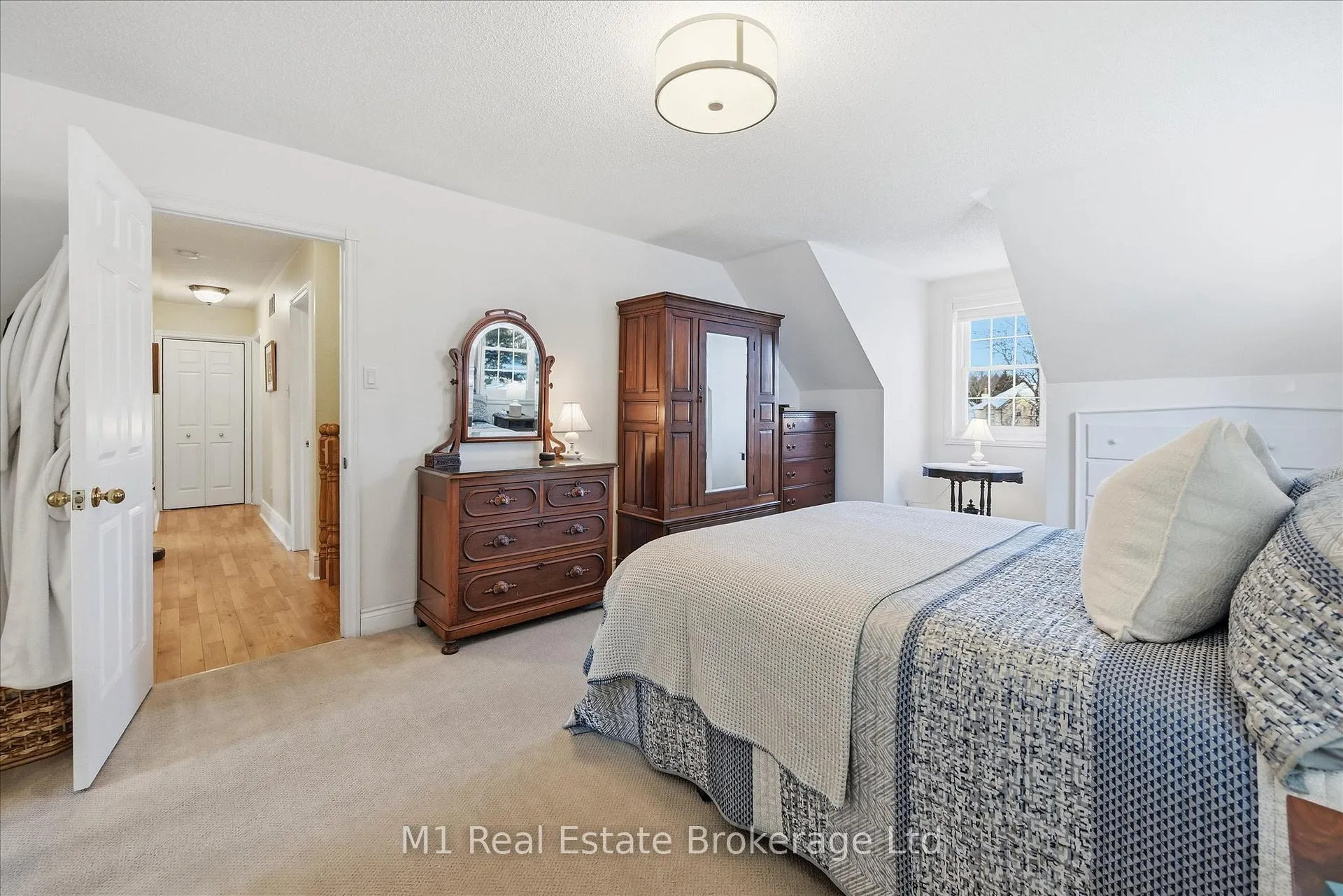 Photo 29 of 28 Weneil Drive, Hamilton, Freelton — HOMEH
