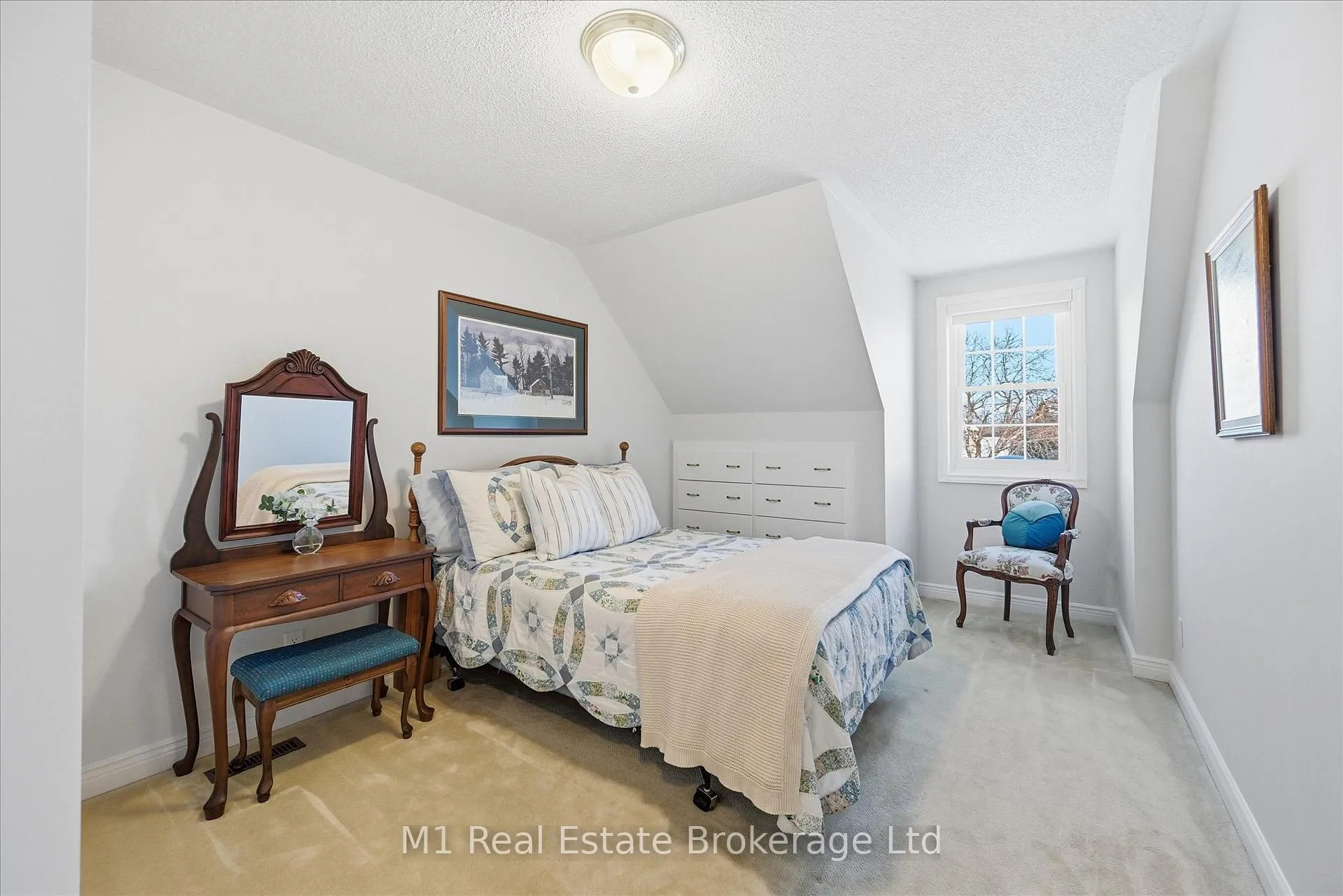 Photo 35 of 28 Weneil Drive, Hamilton, Freelton — HOMEH
