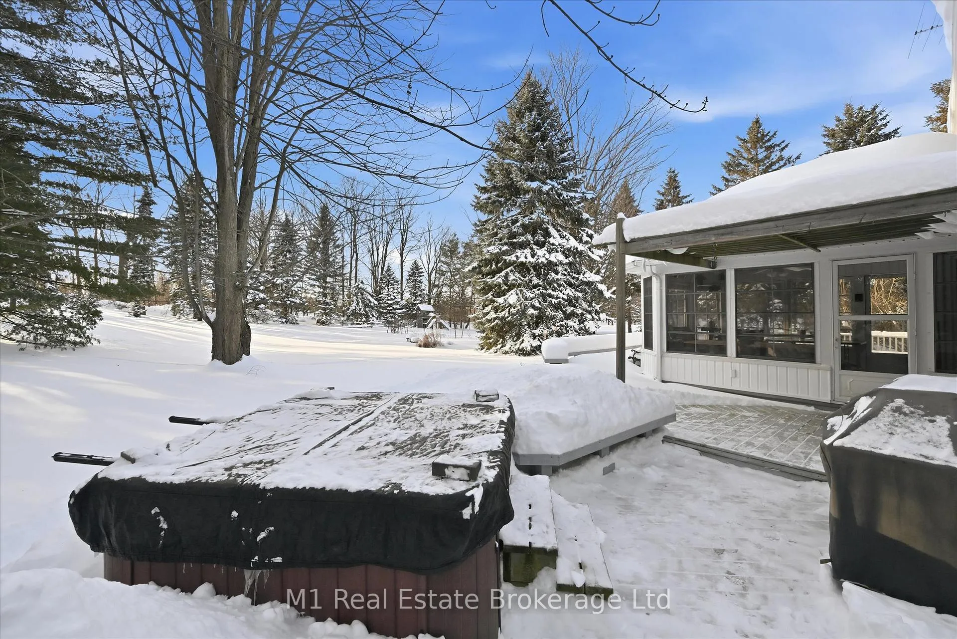 Photo 42 of 28 Weneil Drive, Hamilton, Freelton — HOMEH