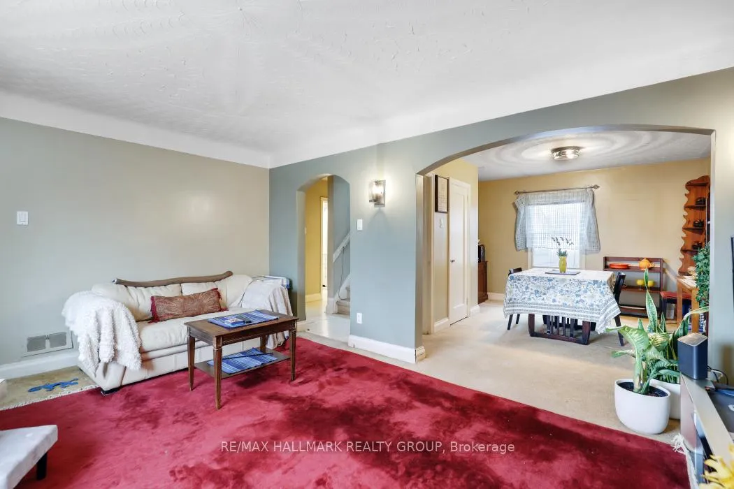 Photo 3 of 324 Blake Boulevard, Ottawa, Vanier — HOMEH