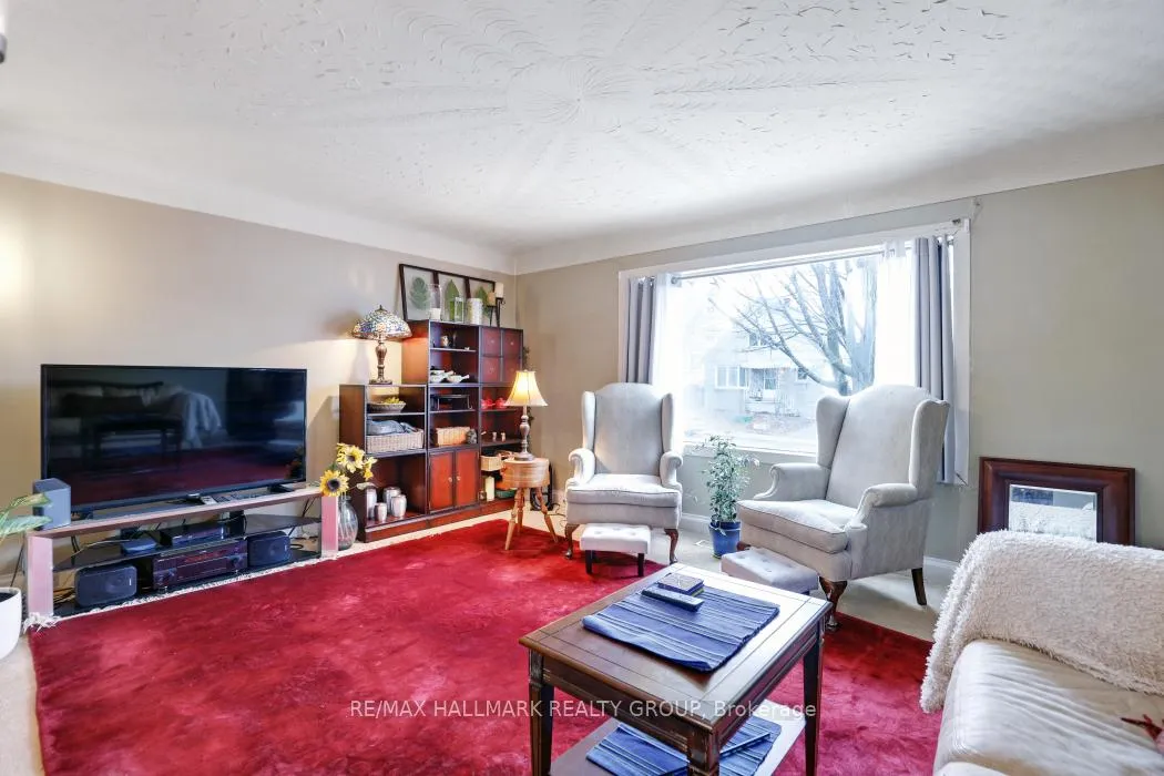 Photo 5 of 324 Blake Boulevard, Ottawa, Vanier — HOMEH