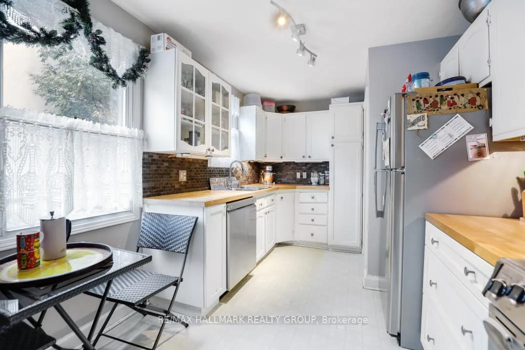 Photo 10 of 324 Blake Boulevard, Ottawa, Vanier — HOMEH