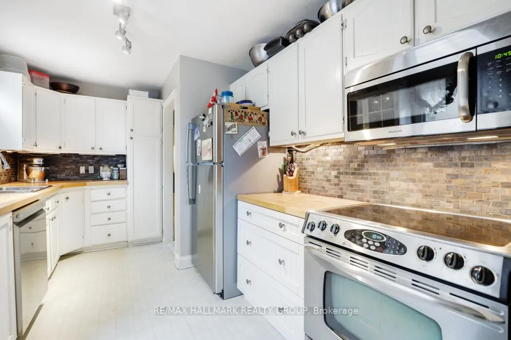Photo 13 of 324 Blake Boulevard, Ottawa, Vanier — HOMEH