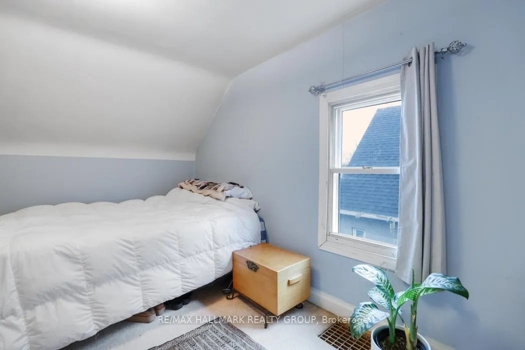Photo 16 of 324 Blake Boulevard, Ottawa, Vanier — HOMEH