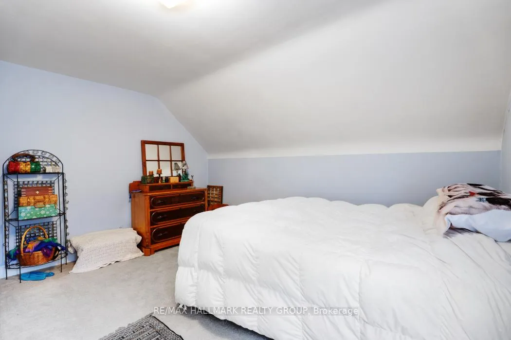 Photo 17 of 324 Blake Boulevard, Ottawa, Vanier — HOMEH