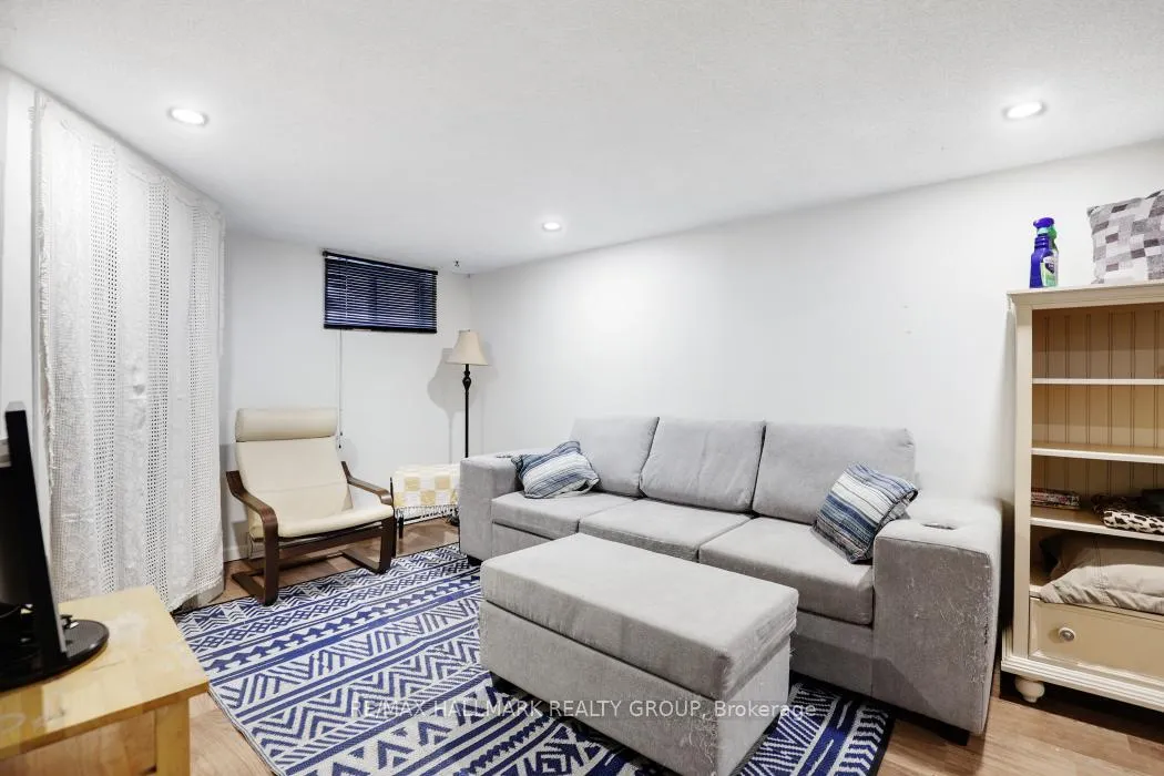 Photo 21 of 324 Blake Boulevard, Ottawa, Vanier — HOMEH