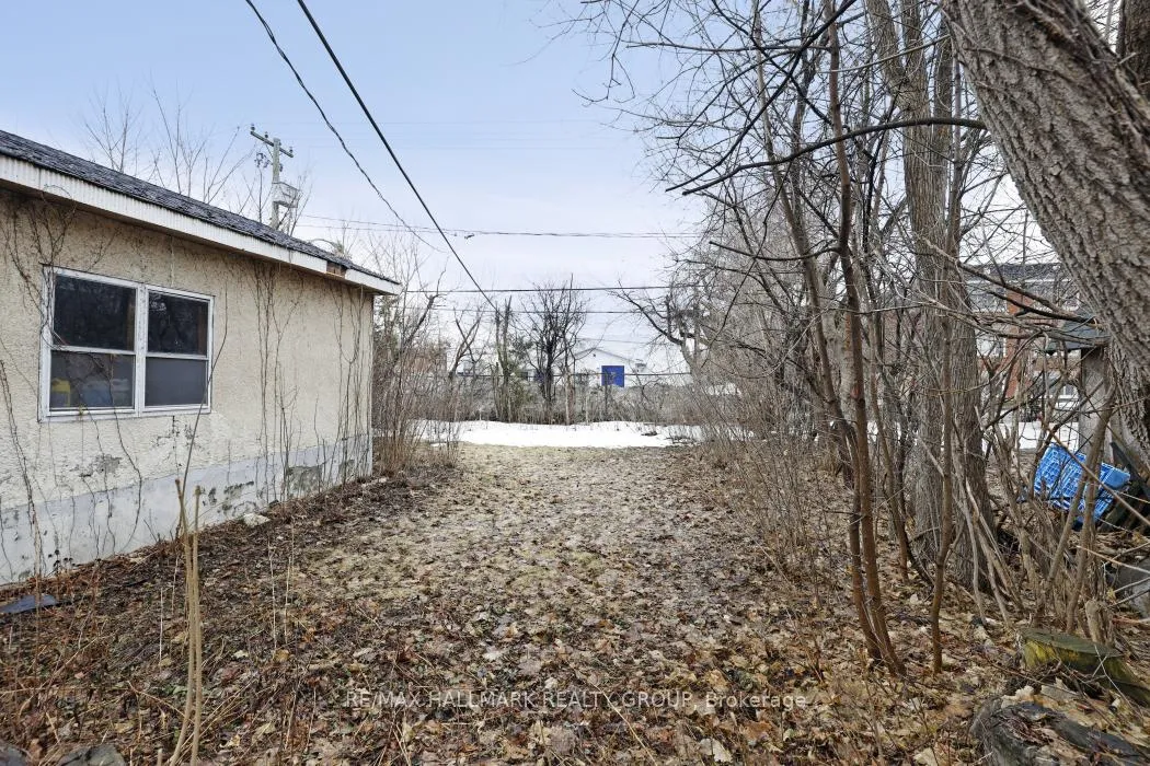 Photo 27 of 324 Blake Boulevard, Ottawa, Vanier — HOMEH