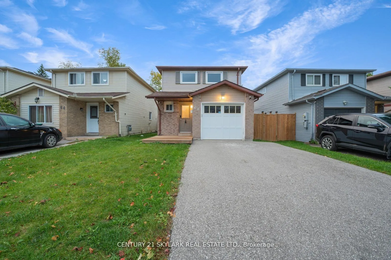 Photo 2 of 66 Corbett Drive, Barrie, Grove East — HOMEH
