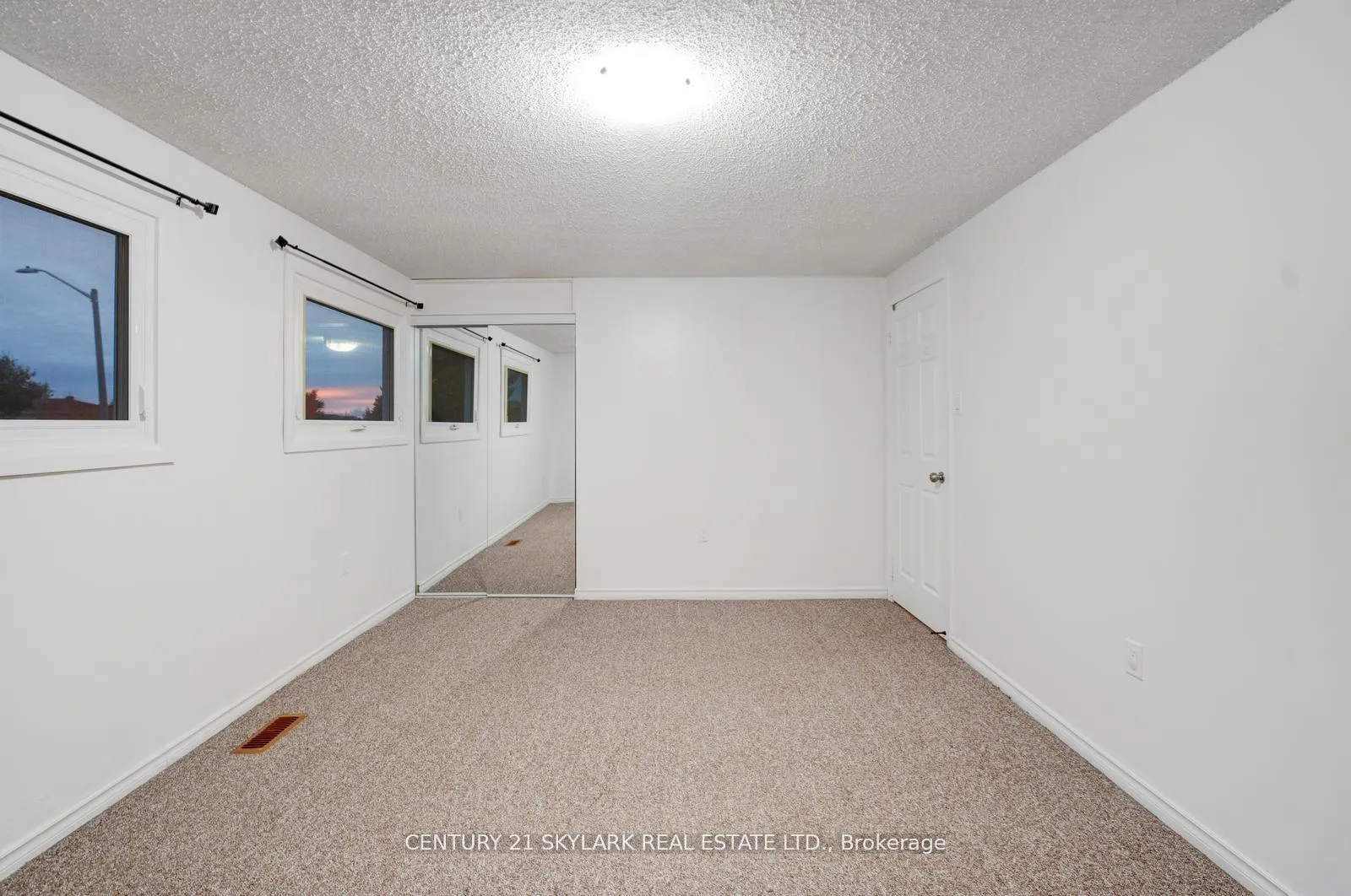 Photo 12 of 66 Corbett Drive, Barrie, Grove East — HOMEH