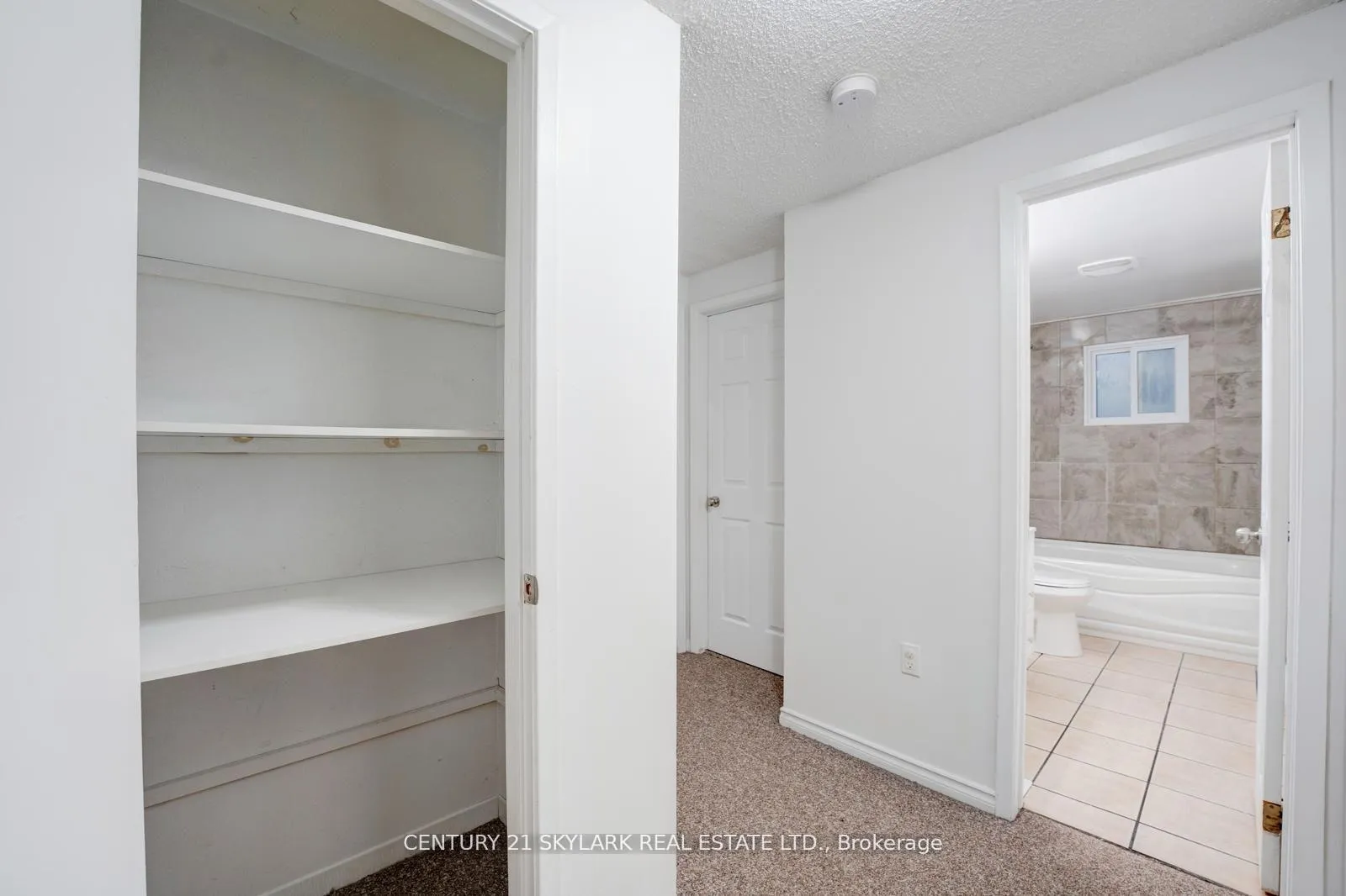 Photo 16 of 66 Corbett Drive, Barrie, Grove East — HOMEH