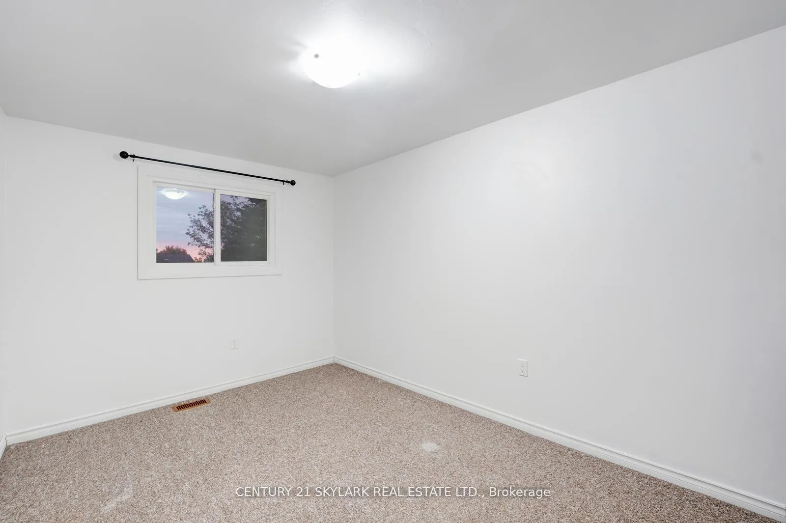Photo 19 of 66 Corbett Drive, Barrie, Grove East — HOMEH