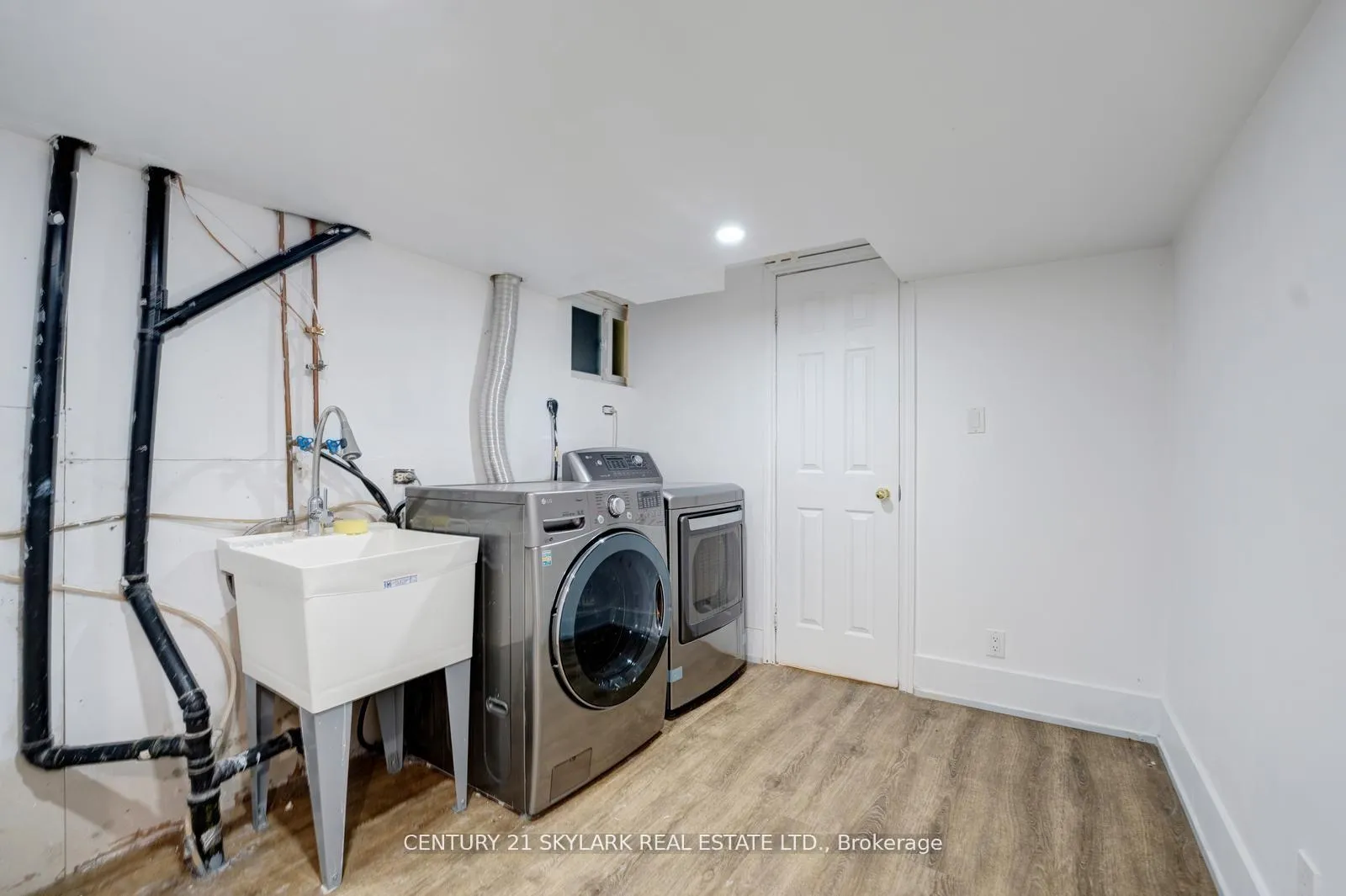 Photo 37 of 66 Corbett Drive, Barrie, Grove East — HOMEH