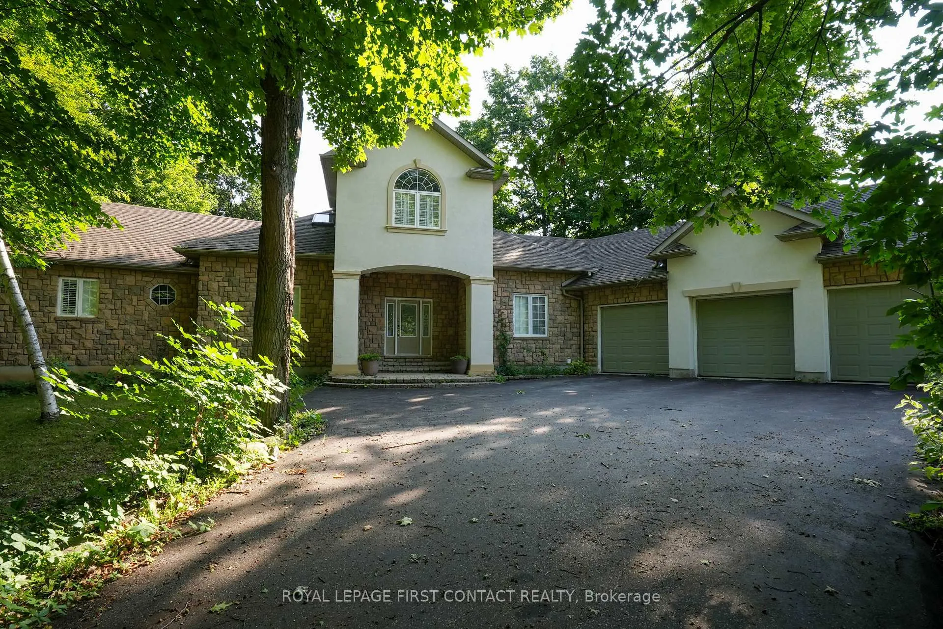 Front of 29 Glenhuron Drive
