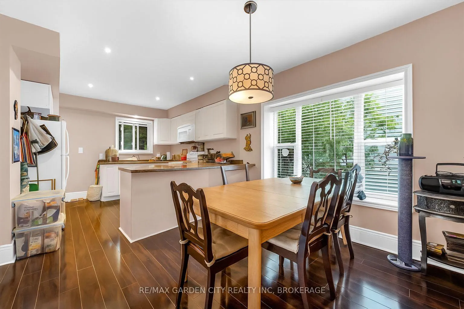 Photo 4 of 16 Ida Street, St. Catharines, E. Chester — HOMEH