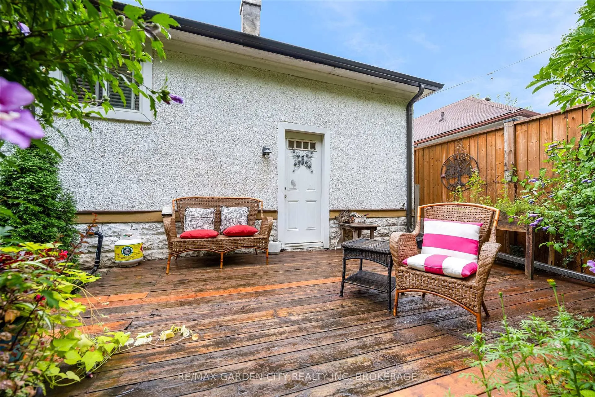 Photo 13 of 16 Ida Street, St. Catharines, E. Chester — HOMEH