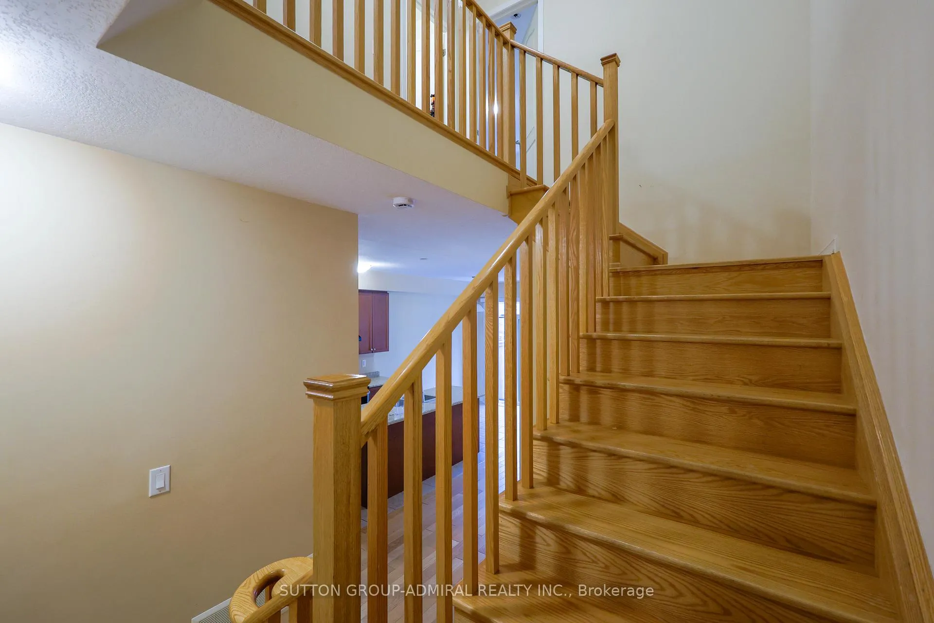 Photo 3 of 81 Oaktree Drive, Haldimand — HOMEH