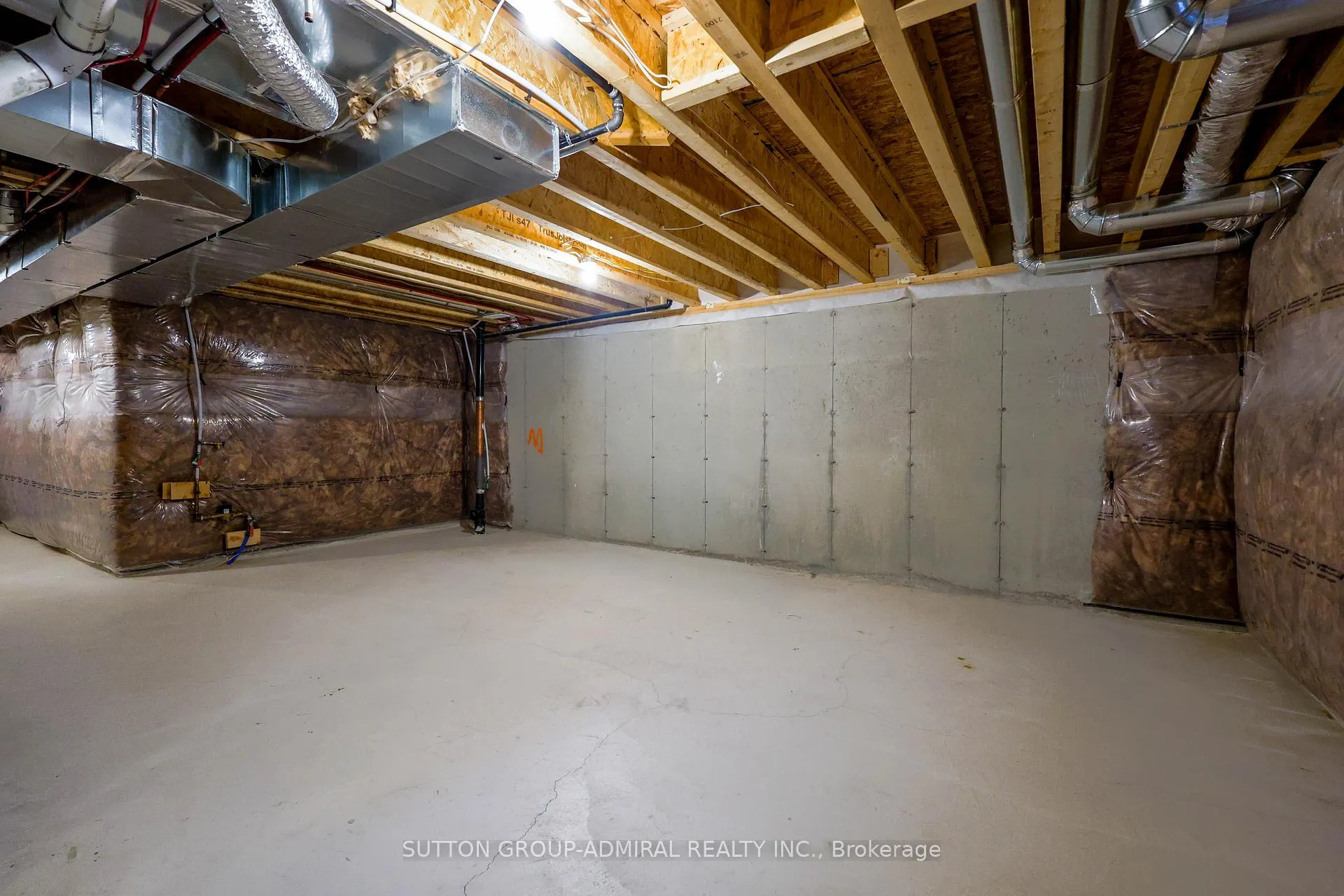 Photo 17 of 81 Oaktree Drive, Haldimand — HOMEH
