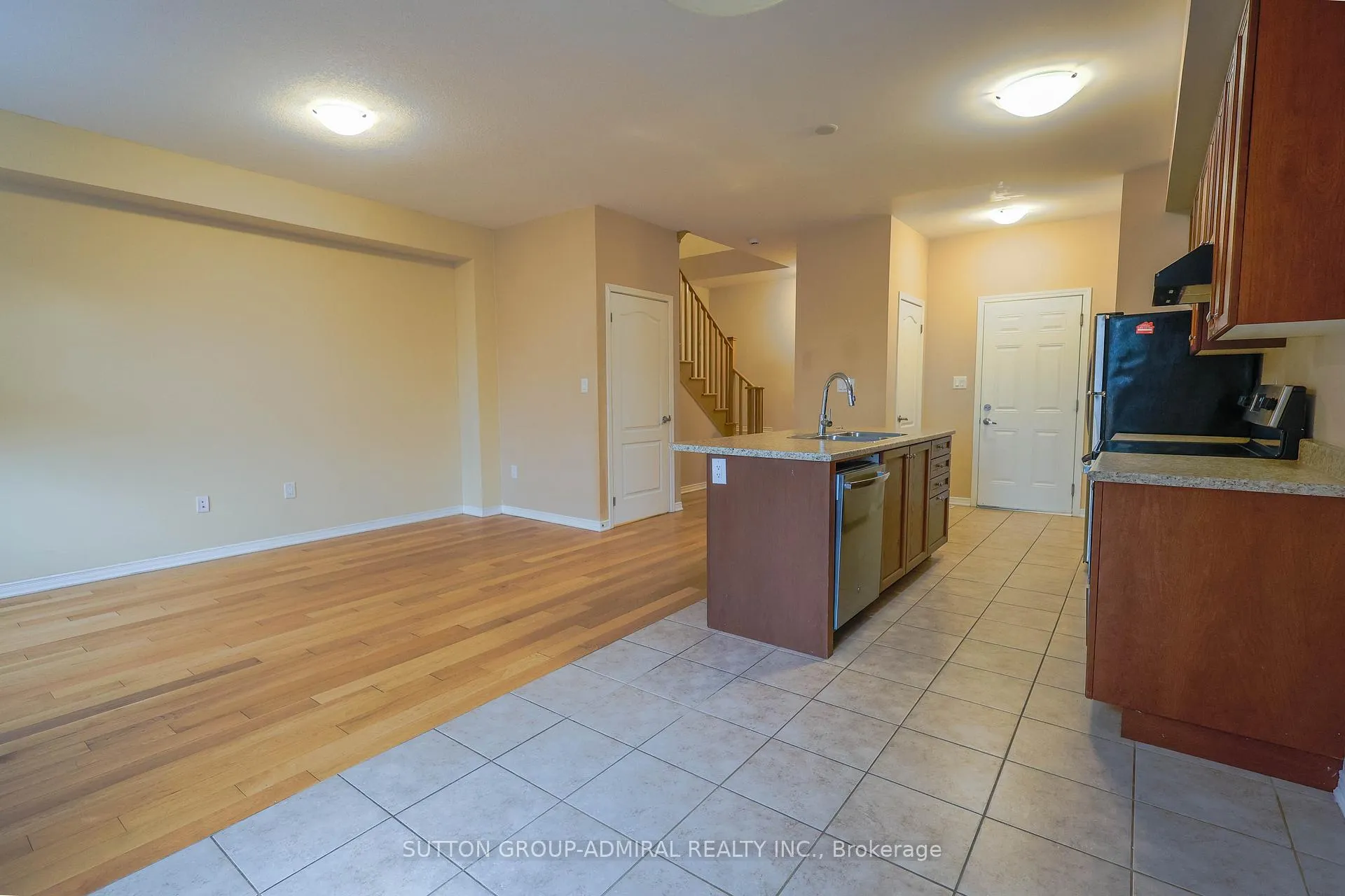 Photo 19 of 81 Oaktree Drive, Haldimand — HOMEH