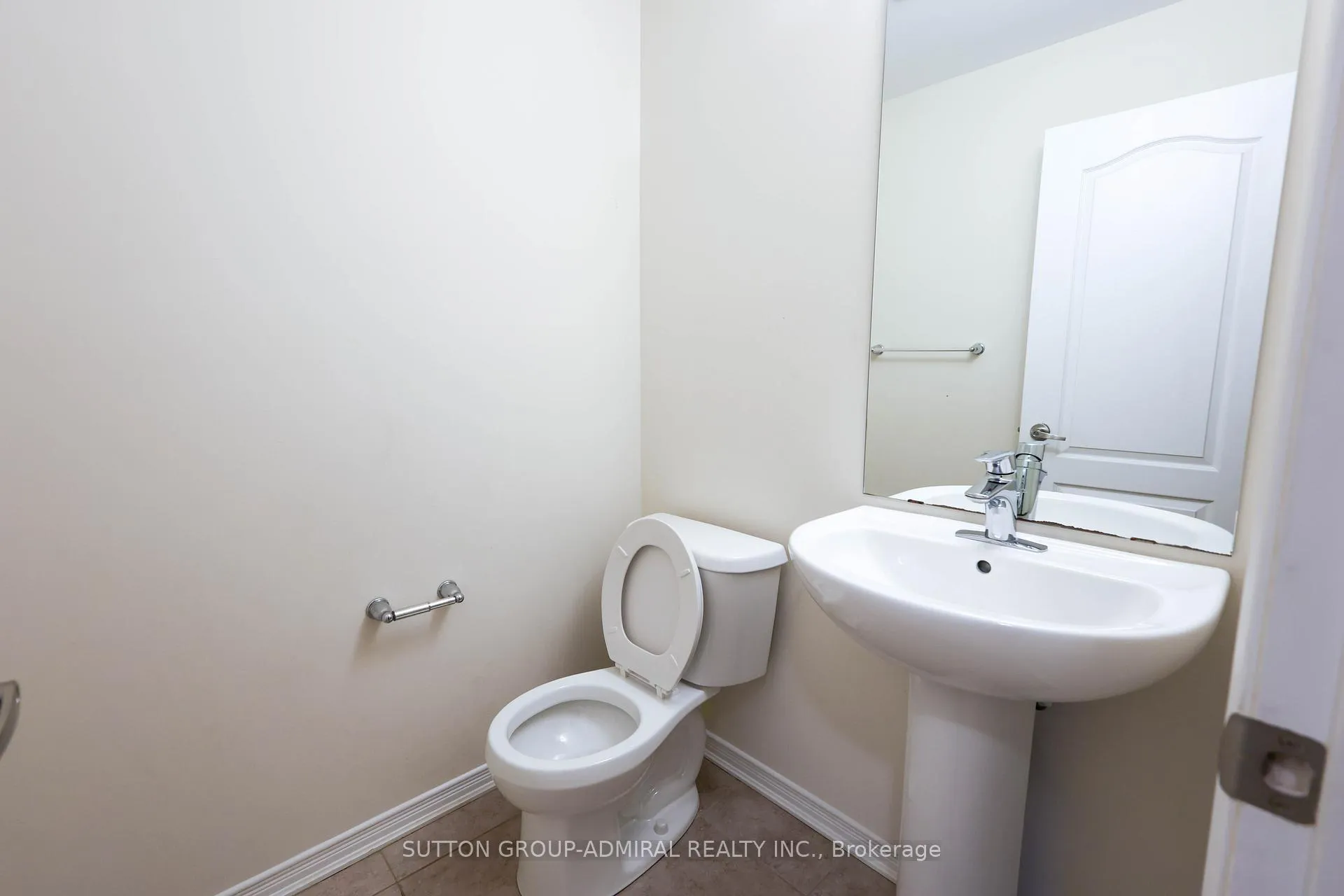 Photo 24 of 81 Oaktree Drive, Haldimand — HOMEH