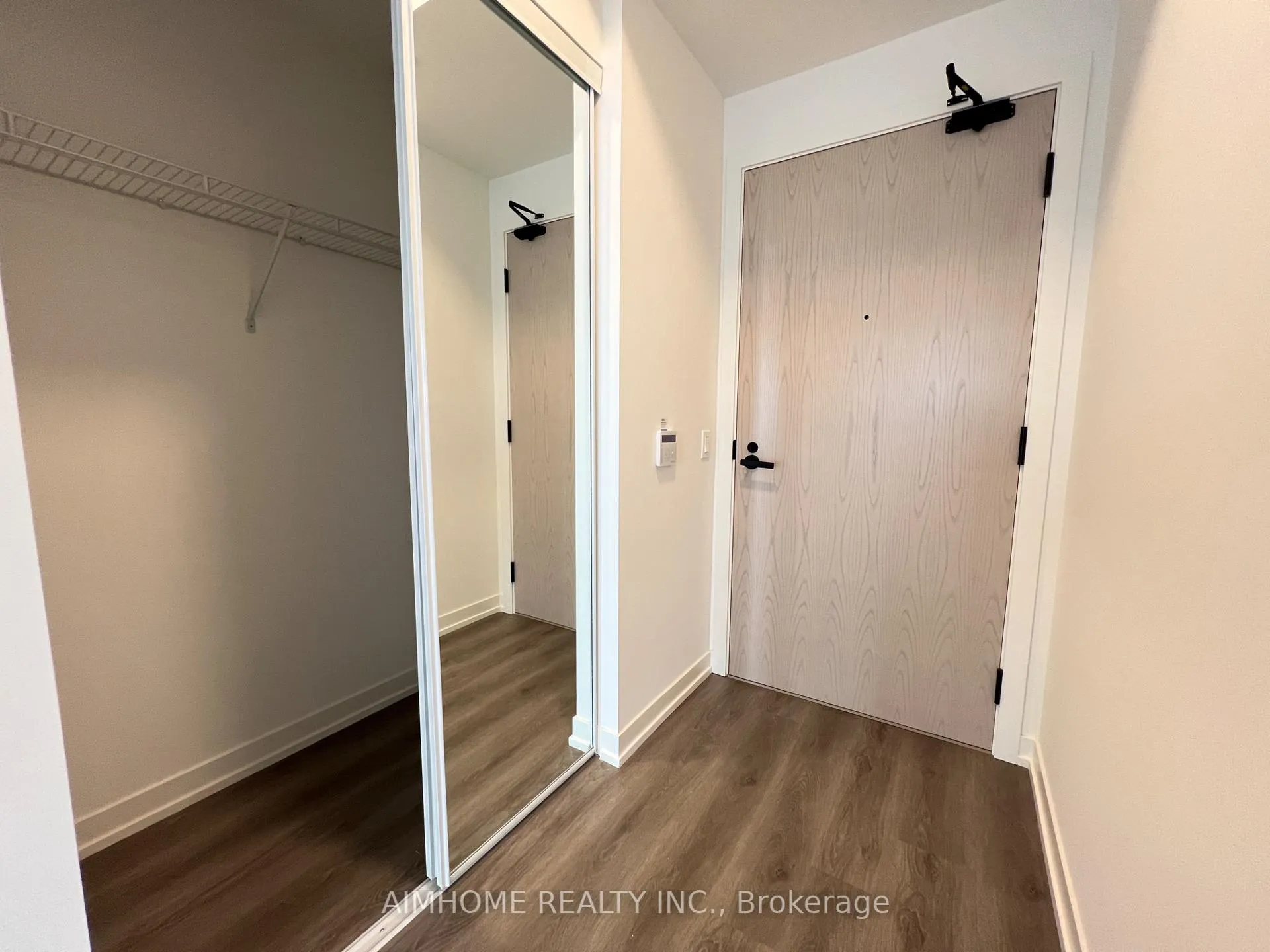Photo 7 of Unit 1101, 28 Interchange Way, Vaughan, Vaughan Corporate Centre — HOMEH
