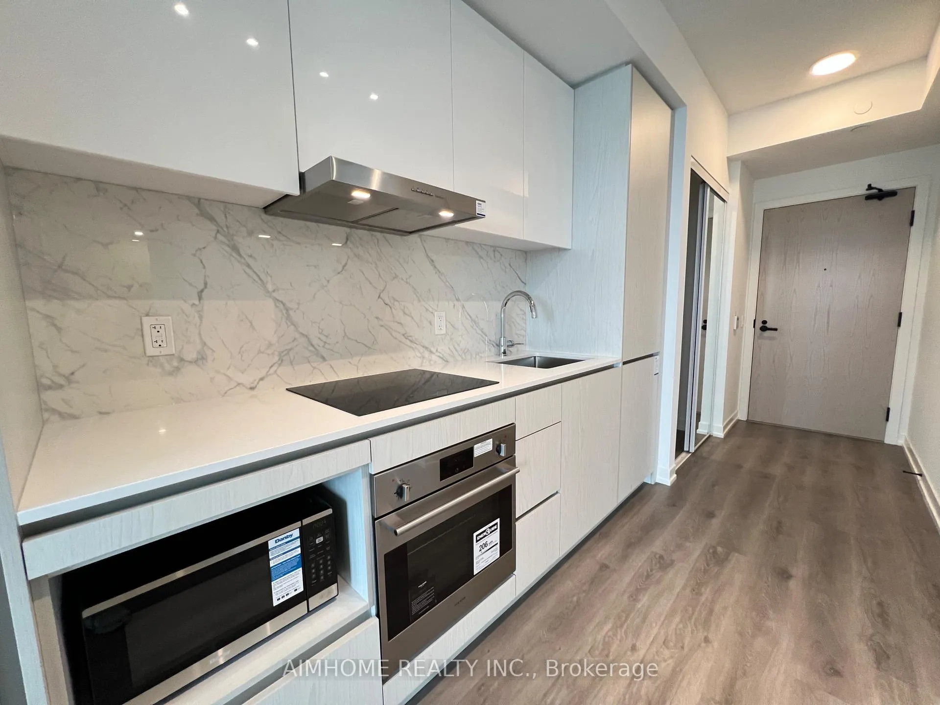 Photo 9 of Unit 1101, 28 Interchange Way, Vaughan, Vaughan Corporate Centre — HOMEH