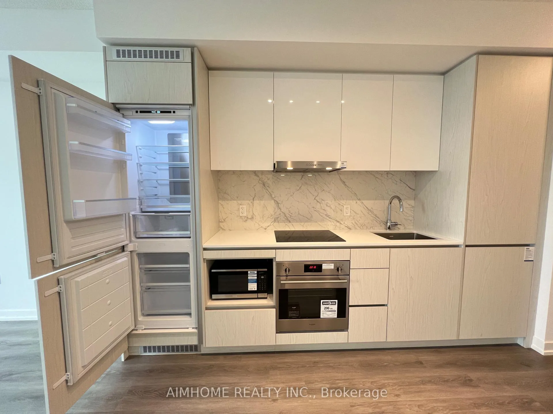 Photo 13 of Unit 1101, 28 Interchange Way, Vaughan, Vaughan Corporate Centre — HOMEH